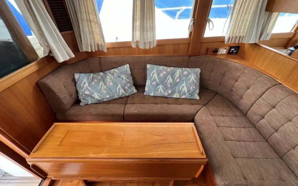 slider 20 Grand Banks  36 Europa