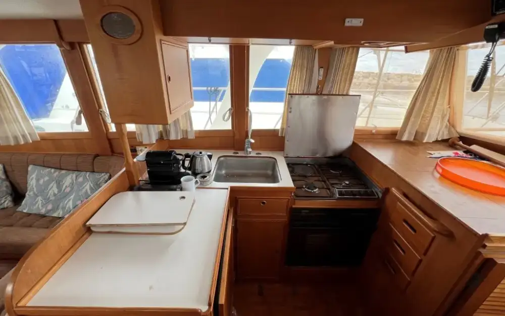 slider 24 Grand Banks  36 Europa