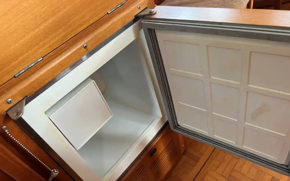 slider 27 Grand Banks  36 Europa