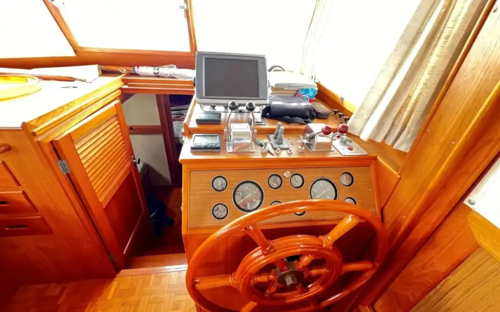 slider 28 Grand Banks  36 Europa