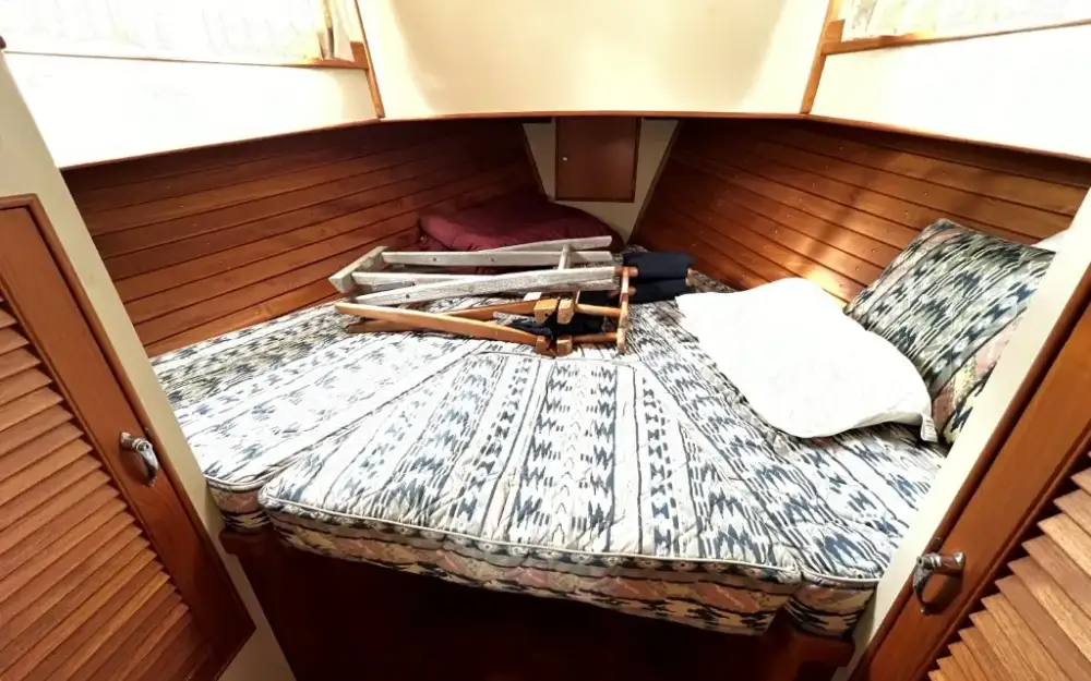 slider 34 Grand Banks  36 Europa