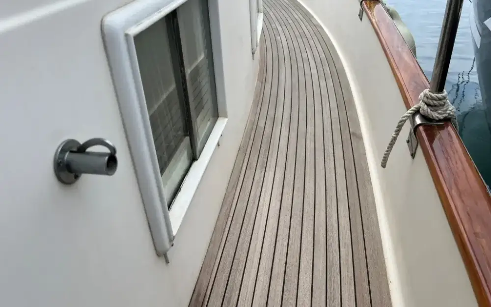 slider 7 Grand Banks  36 Europa