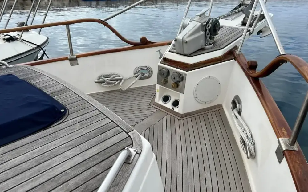 slider 8 Grand Banks  36 Europa