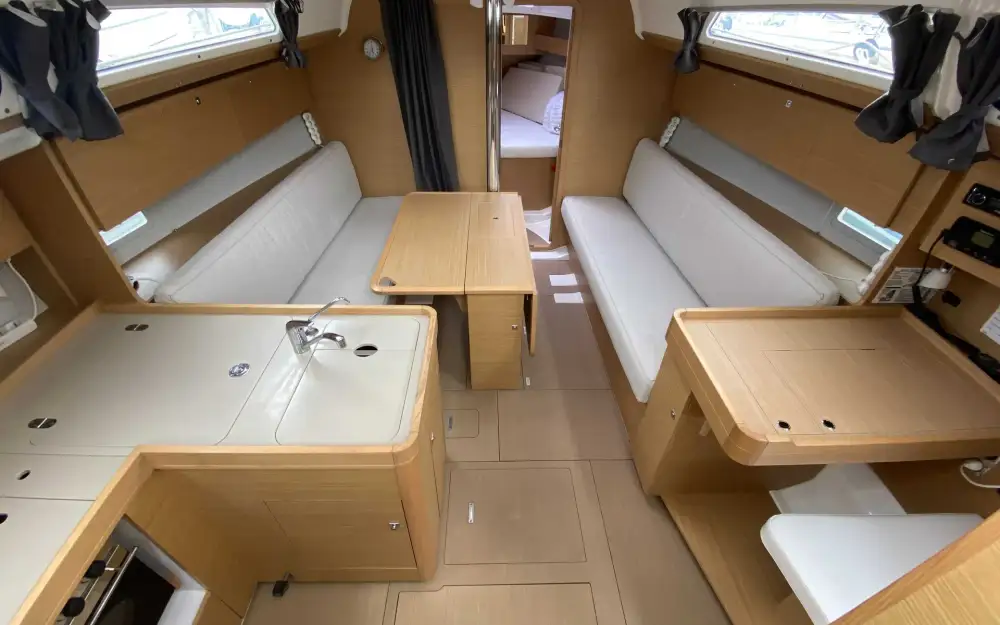 slider 11 Dufour  360 Grand Large