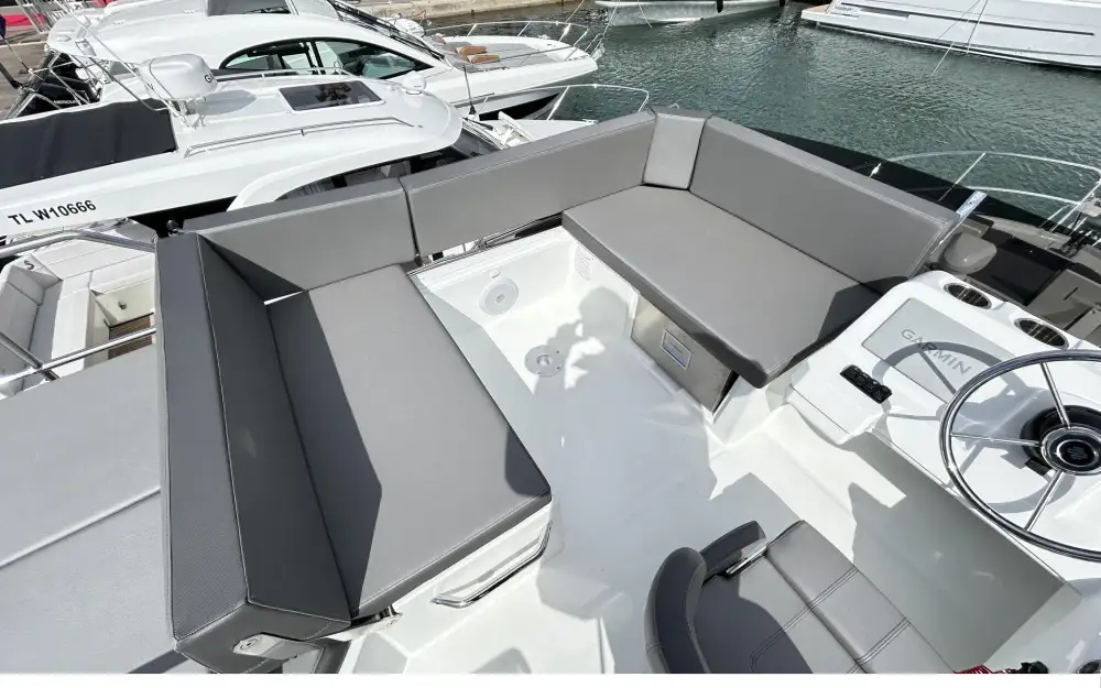 slider 17 Beneteau Antares 11 Fly