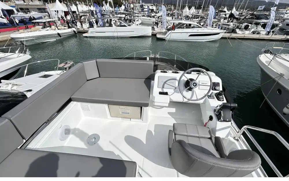 slider 16 Beneteau Antares 11 Fly