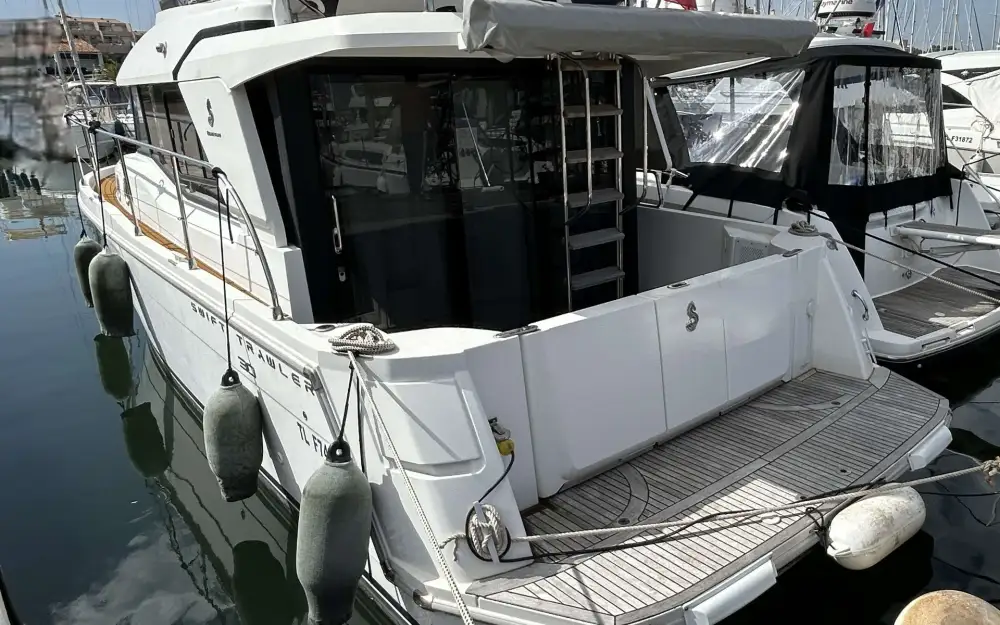 slider 1 Beneteau Swift Trawler 30