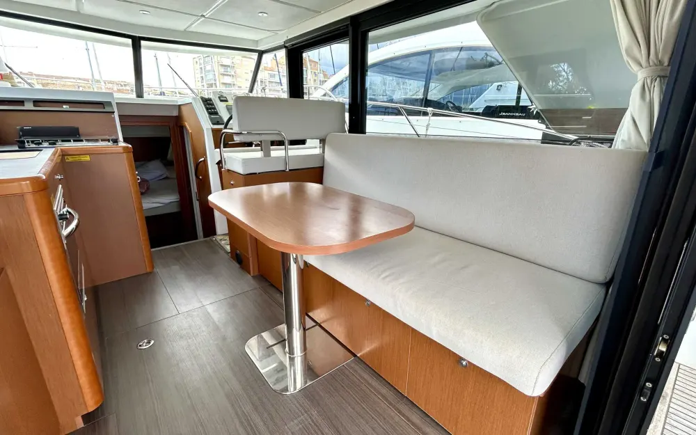 slider 4 Beneteau Swift Trawler 30