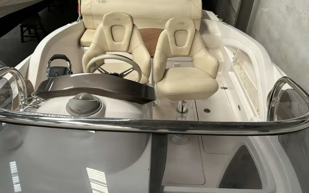 slider 1 Sessa Marine Key Largo 24