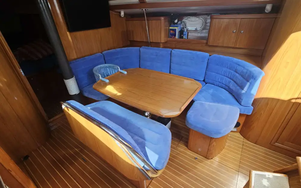 slider 1 Jeanneau Sun Odyssey 42.1