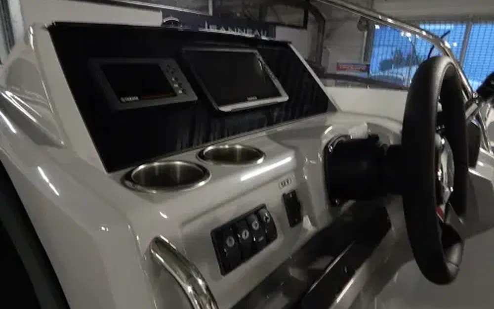 slider 2 Jeanneau Cap Camarat 6.5 WA