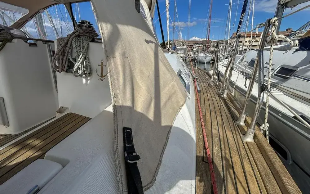 slider 13 Jeanneau Sun Odyssey 37