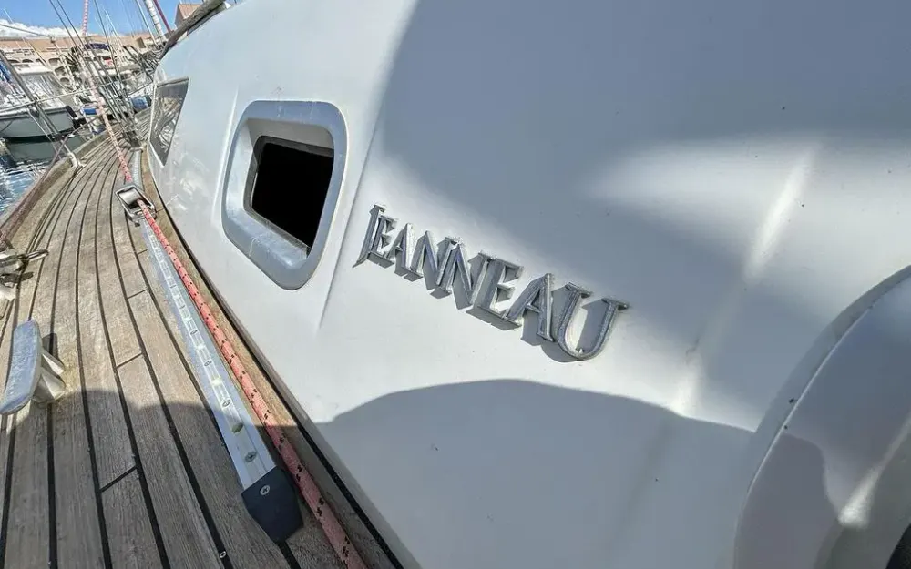 slider 16 Jeanneau Sun Odyssey 37