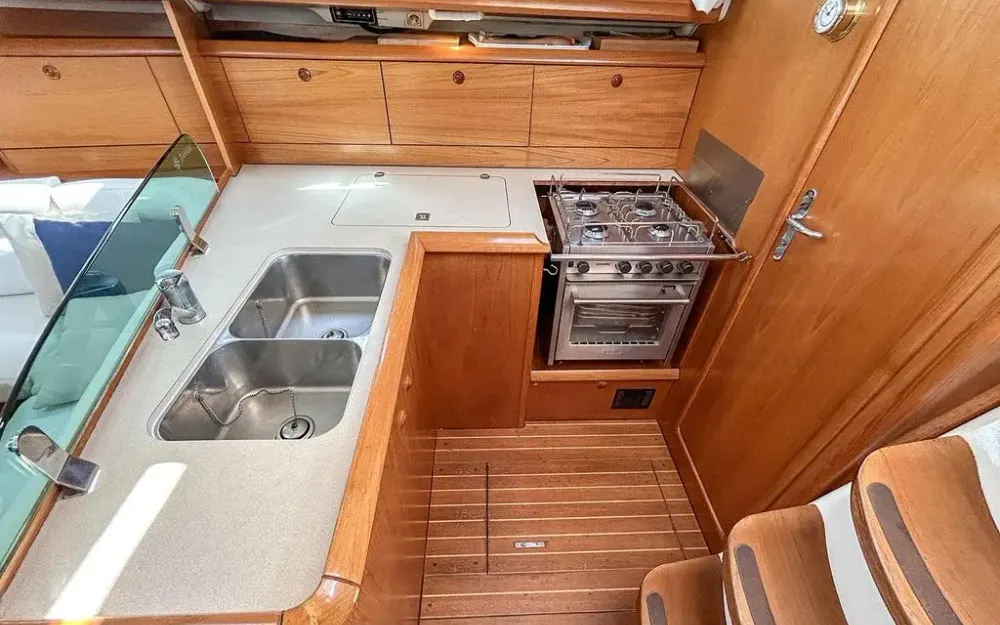 slider 30 Jeanneau Sun Odyssey 37