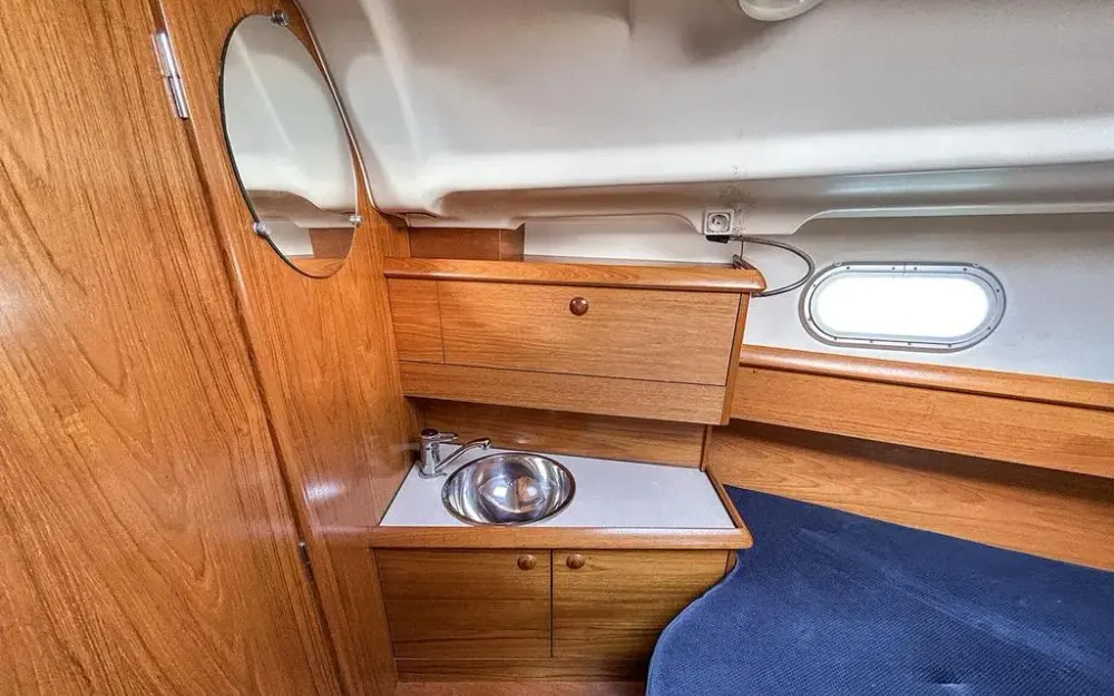 slider 34 Jeanneau Sun Odyssey 37