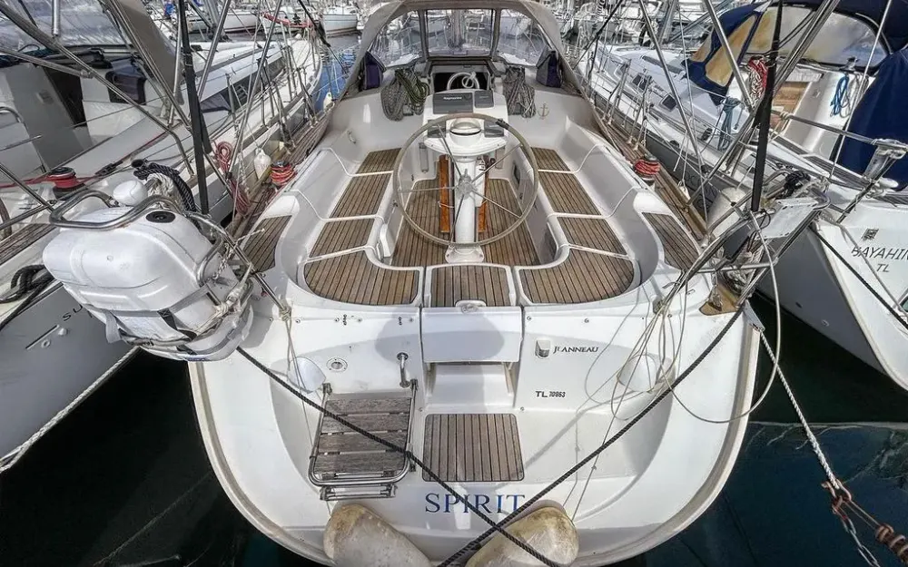 slider 6 Jeanneau Sun Odyssey 37