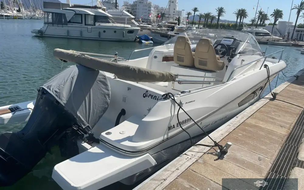slider 5 Jeanneau Cap Camarat 8.5 WA