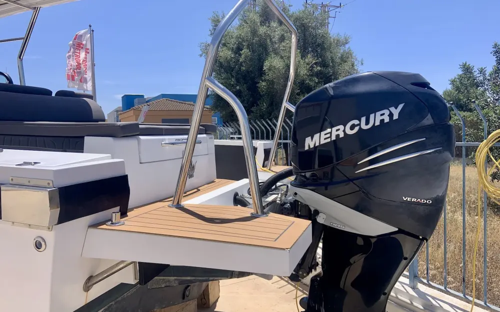 slider 13 Axopar  28 Open