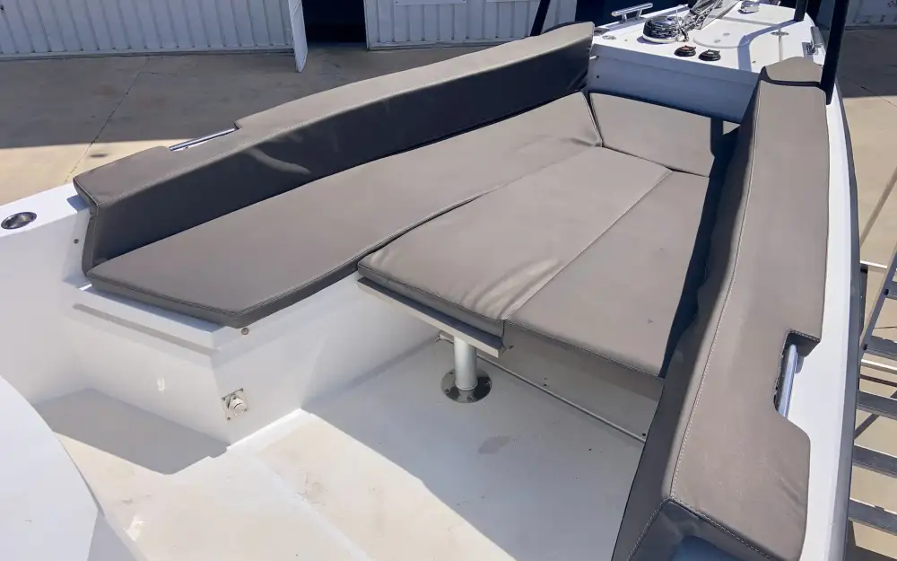 slider 14 Axopar  28 Open