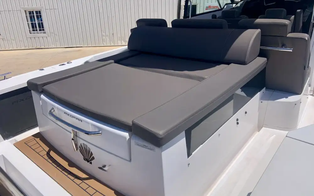 slider 19 Axopar  28 Open