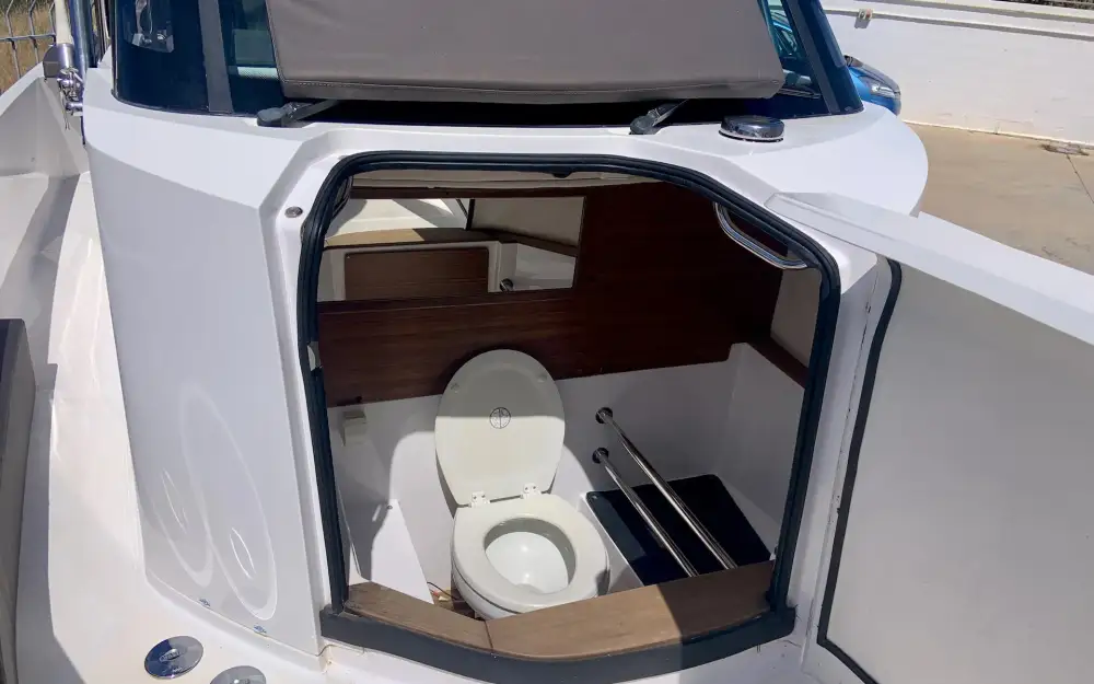 slider 20 Axopar  28 Open