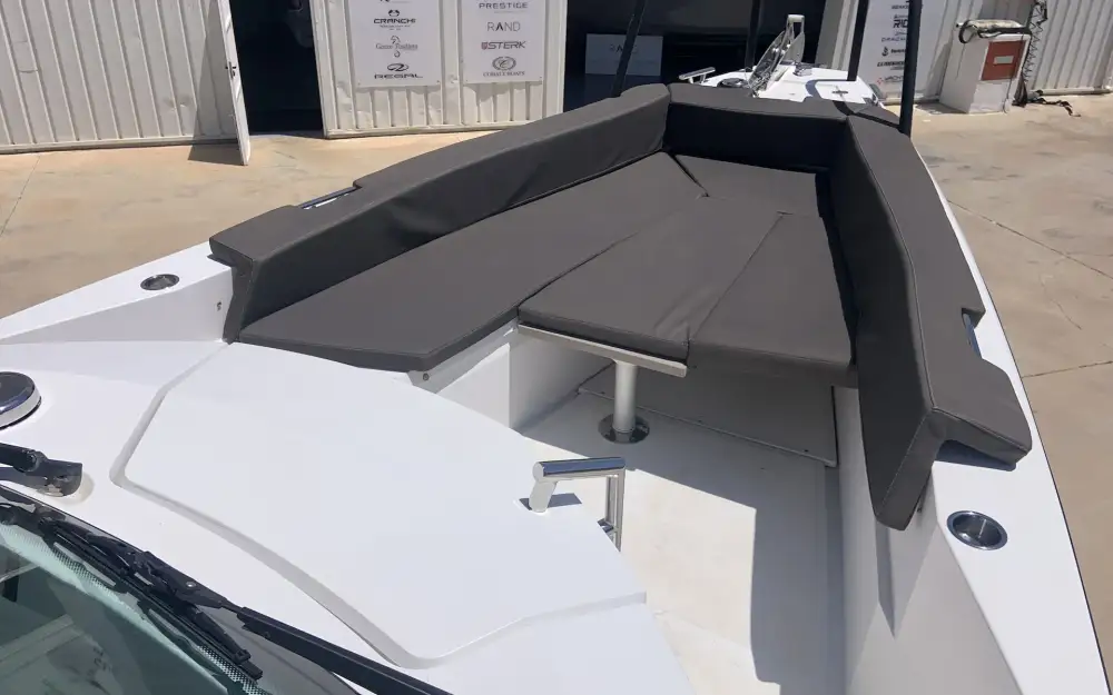 slider 21 Axopar  28 Open