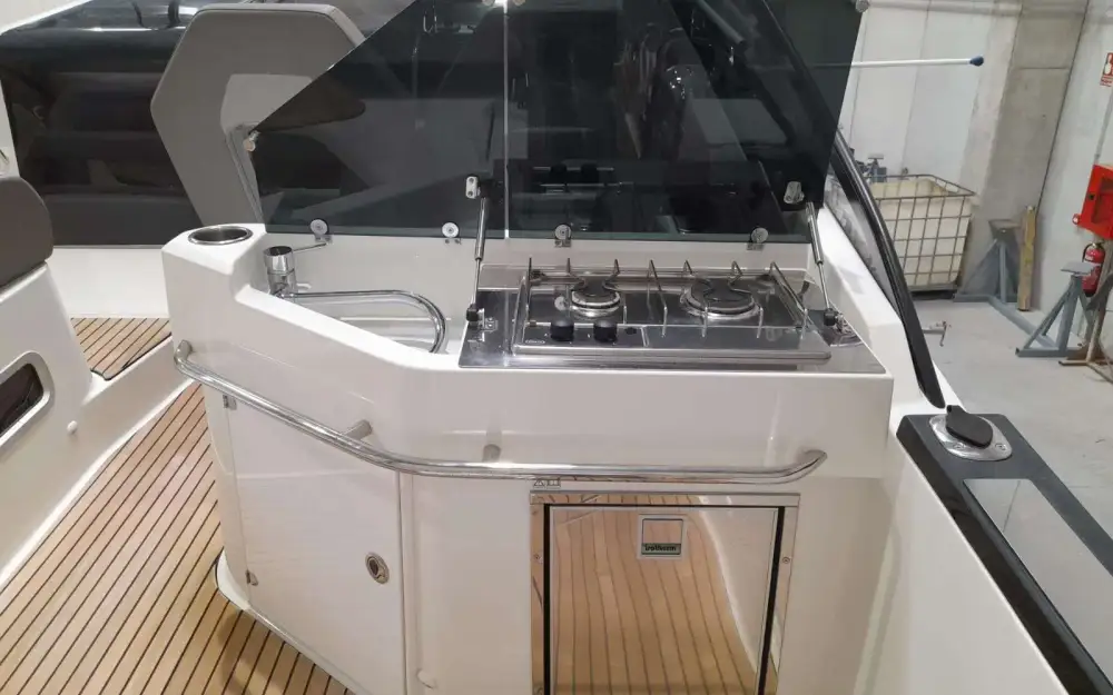 slider 2 Beneteau Flyer 10