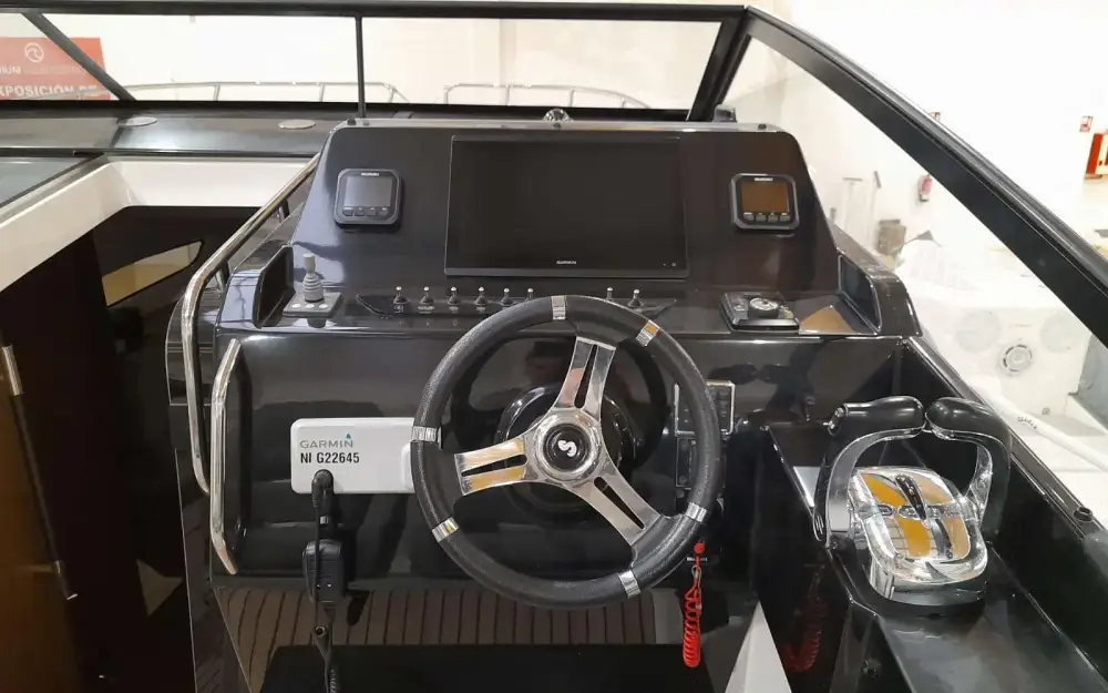 slider 3 Beneteau Flyer 10