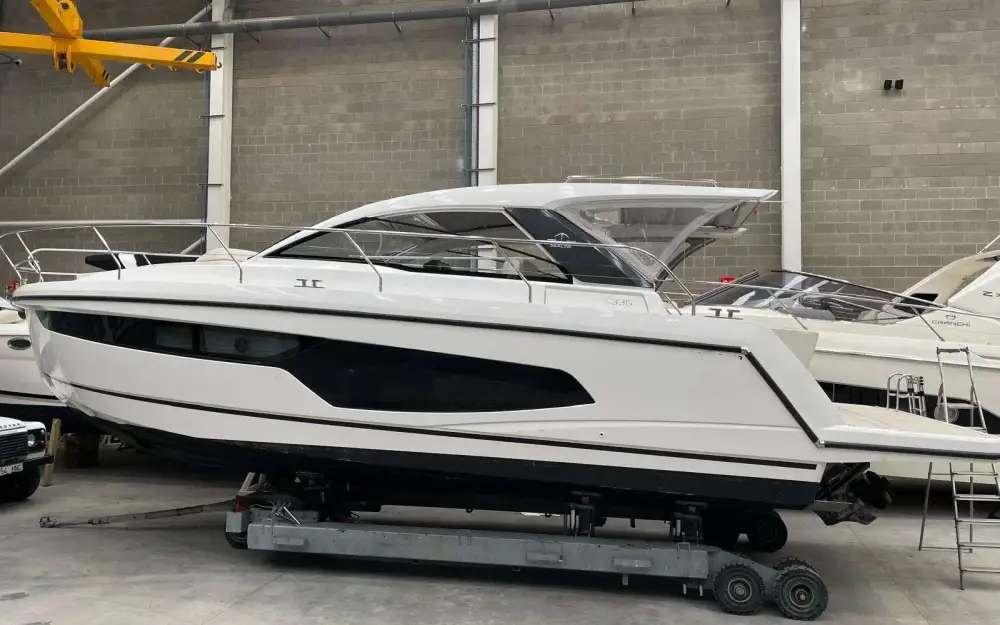 slider 0 Sealine  S335