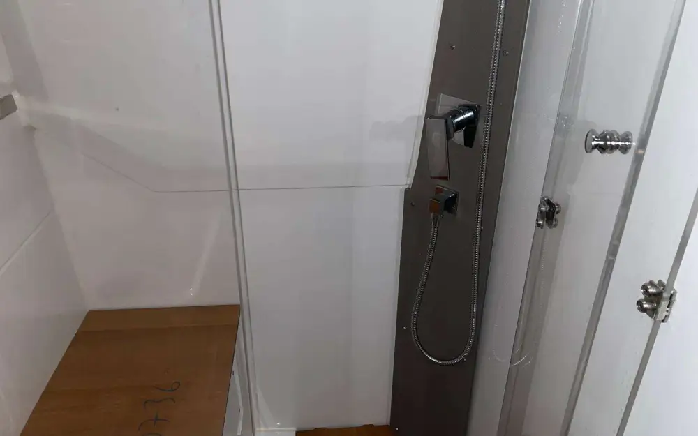 slider 3 Sealine  S335