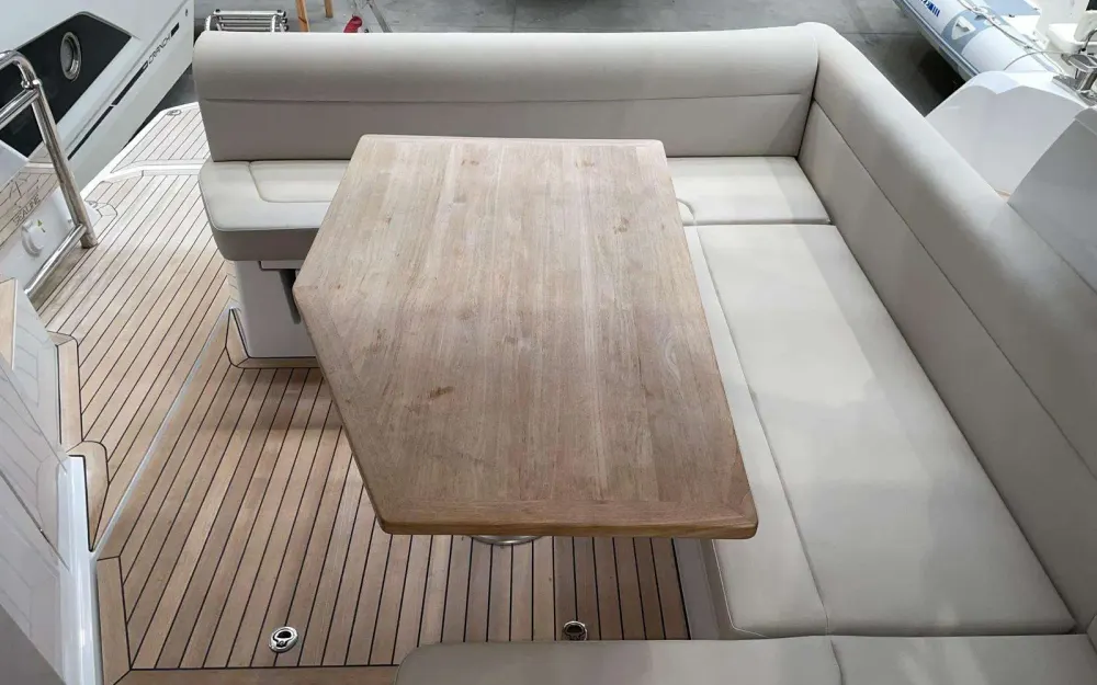 slider 4 Sealine  S335 - null