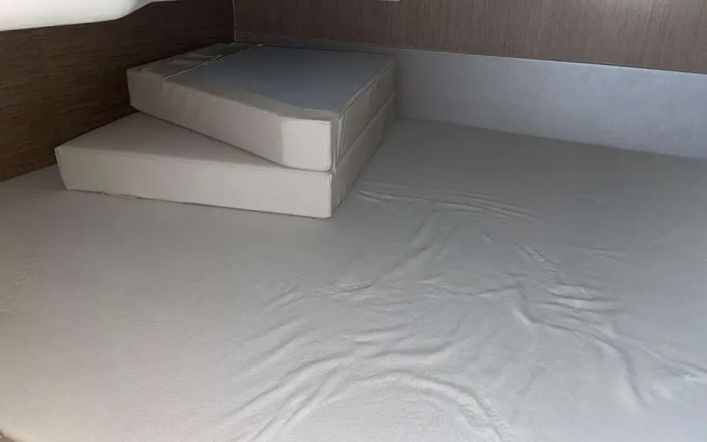 slider 5 Sealine  S335