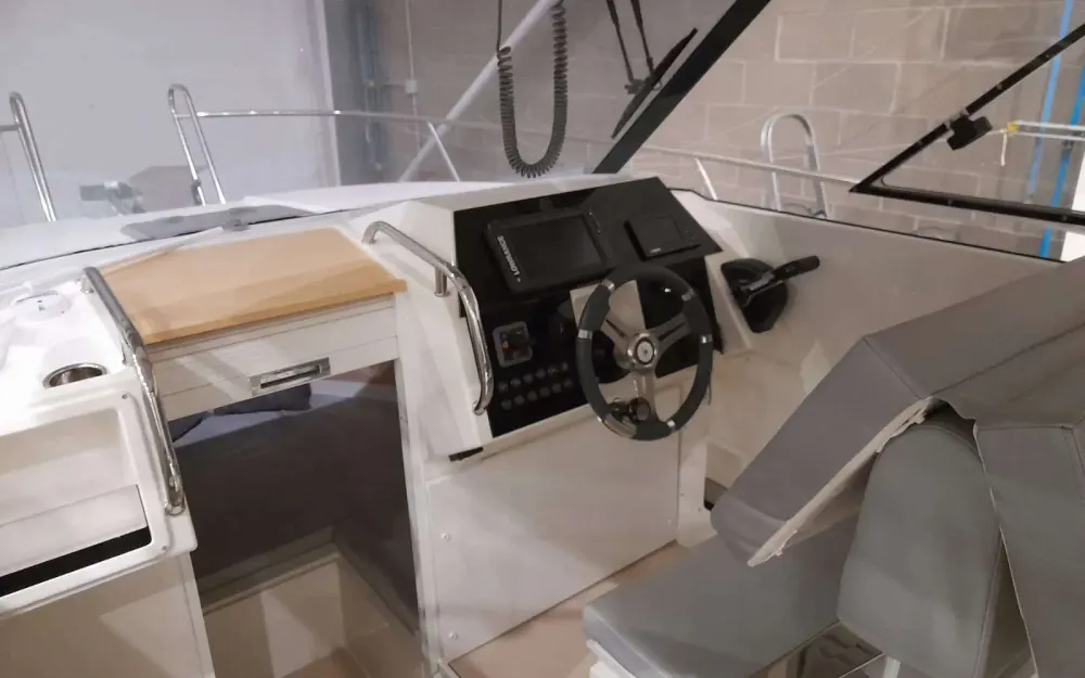 slider 1 Pacific Craft  785 Fishing Cruiser - null