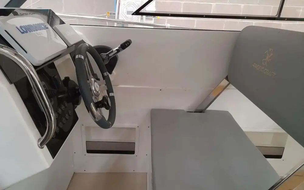 slider 4 Pacific Craft  785 Fishing Cruiser