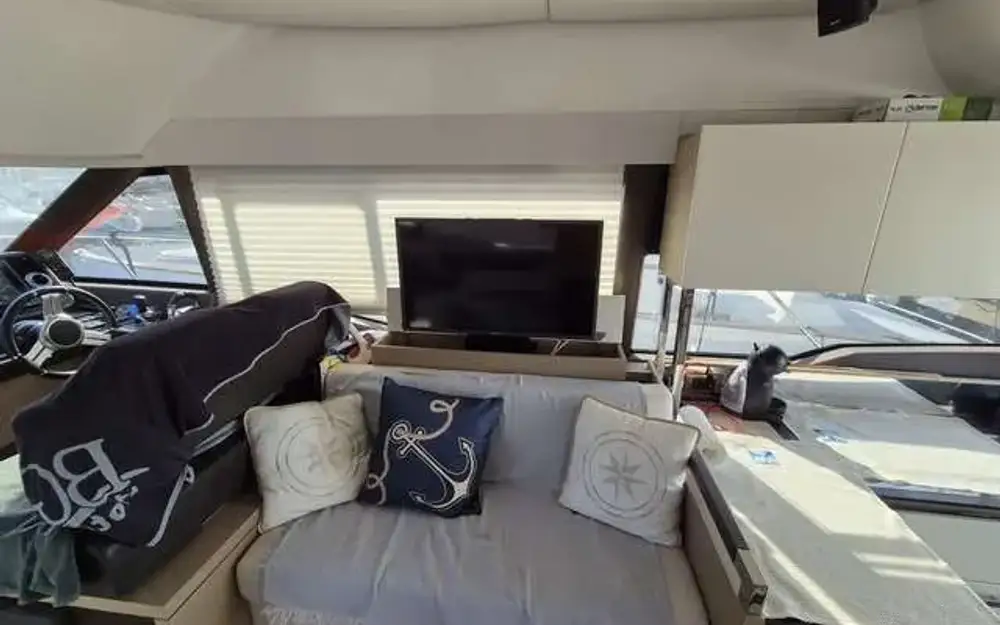 slider 10 Jeanneau Prestige 460 Fly