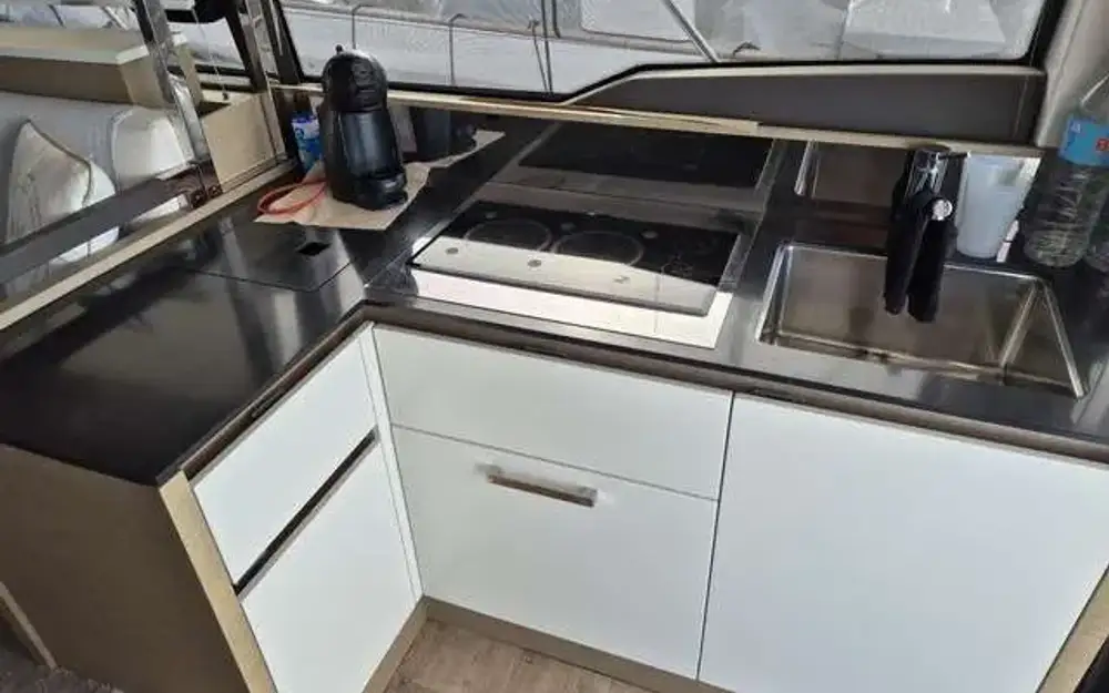 slider 11 Jeanneau Prestige 460 Fly