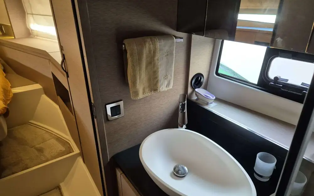 slider 17 Jeanneau Prestige 460 Fly