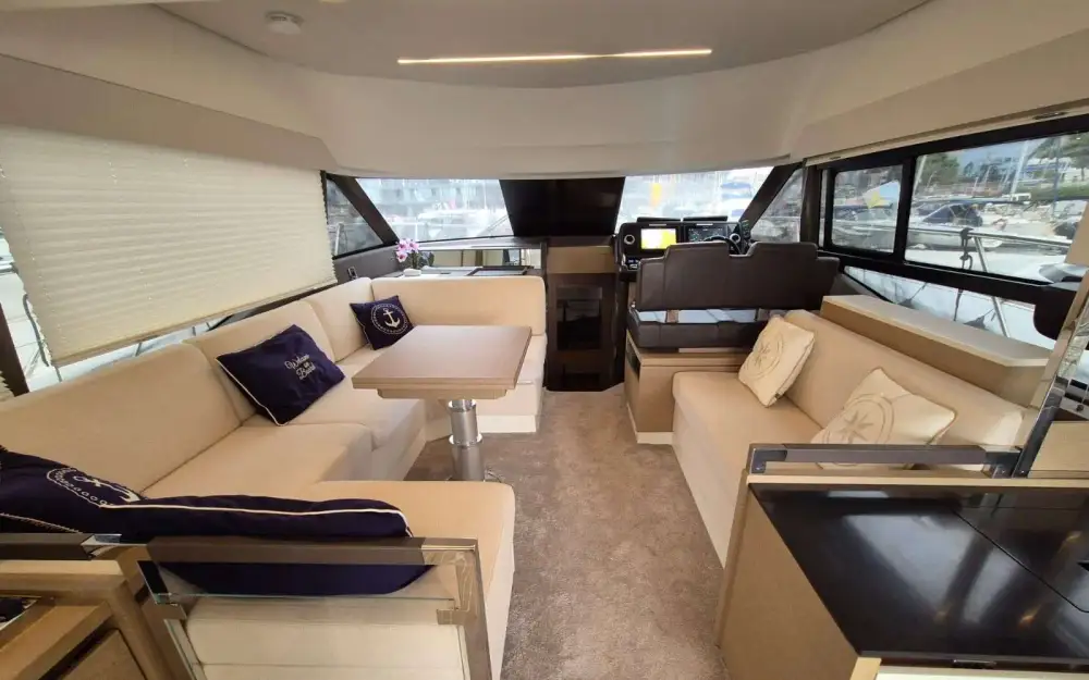 slider 1 Jeanneau Prestige 460 Fly