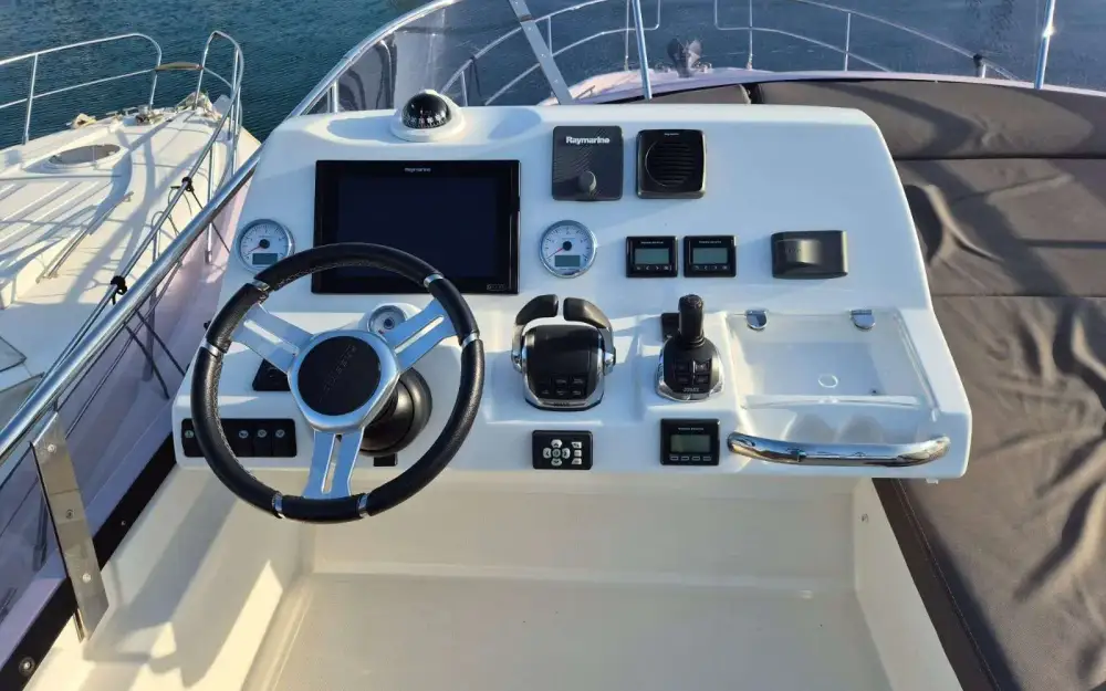 slider 21 Jeanneau Prestige 460 Fly