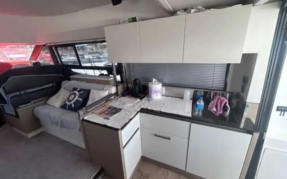 slider 3 Jeanneau Prestige 460 Fly