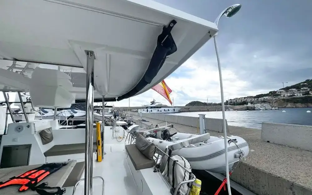 slider 10 Fountaine Pajot Helia 44