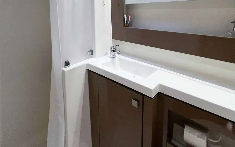 slider 19 Fountaine Pajot Helia 44