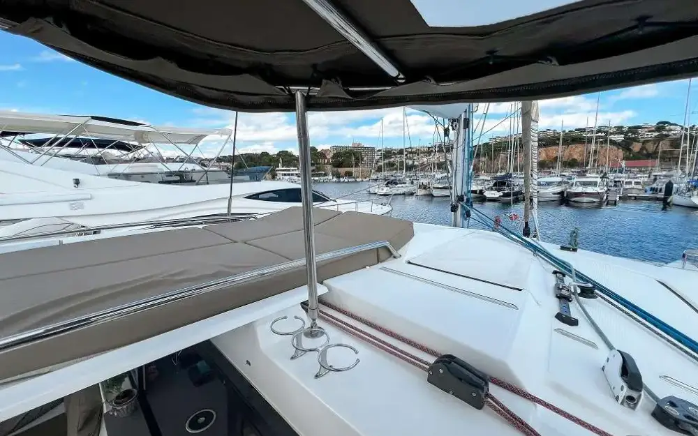 slider 26 Fountaine Pajot Helia 44