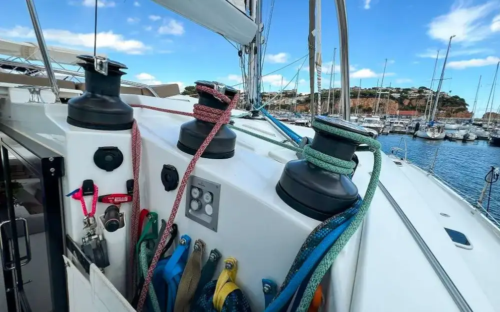 slider 31 Fountaine Pajot Helia 44