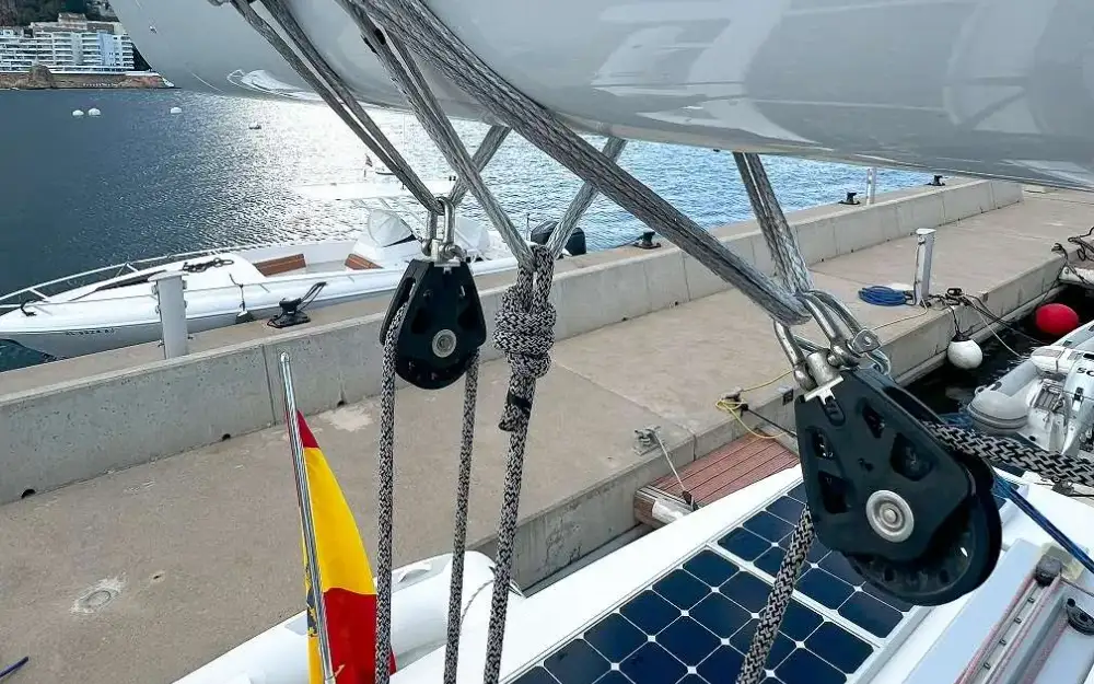 slider 40 Fountaine Pajot Helia 44