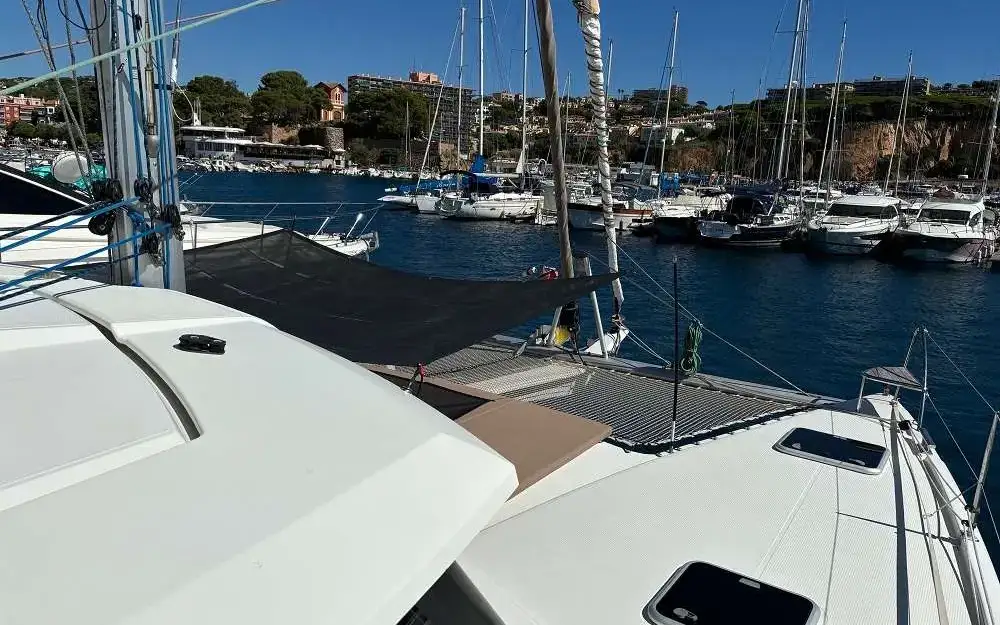 slider 42 Fountaine Pajot Helia 44