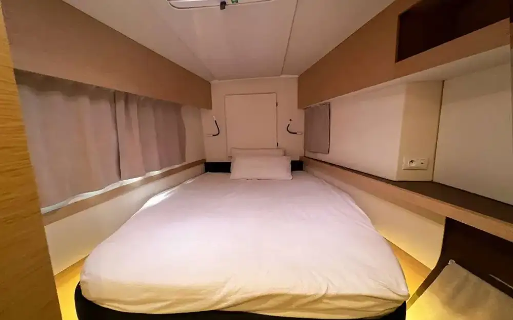 slider 45 Fountaine Pajot Helia 44
