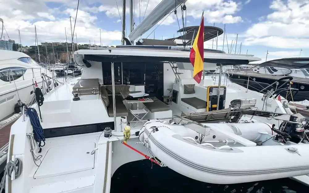 slider 46 Fountaine Pajot Helia 44