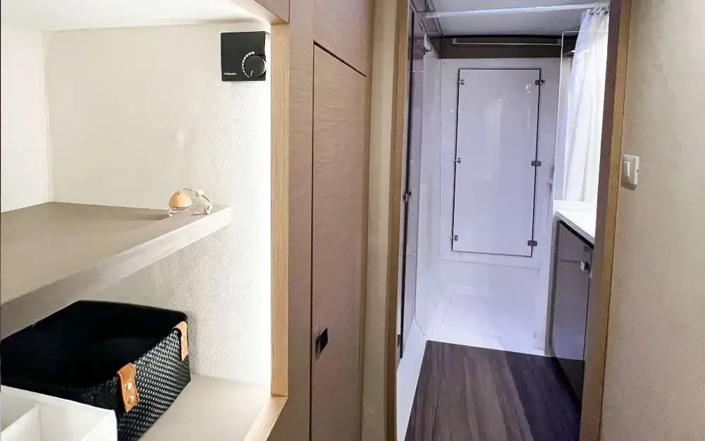 slider 48 Fountaine Pajot Helia 44