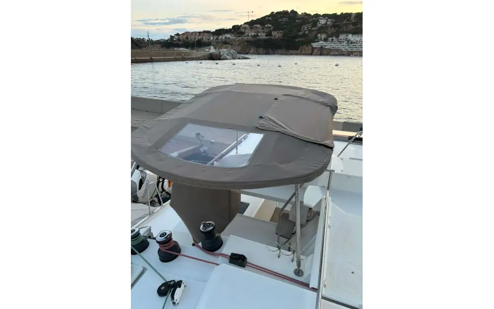 slider 4 Fountaine Pajot Helia 44